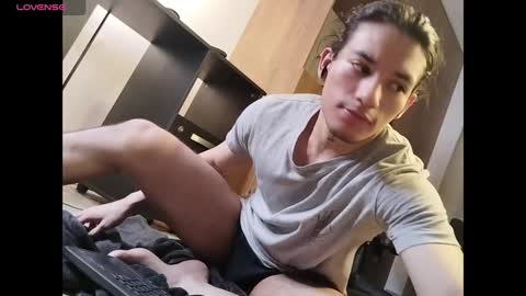 Snapshot of kikeruiz_19 chatting on 12-11-24, 04:42 kikeruiz 19 online show from 12-11-24, 04:42