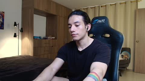 Snapshot of kikeruiz_19 chatting on 12-18-24, 06:03 kikeruiz 19 online show from 12-18-24, 06:03