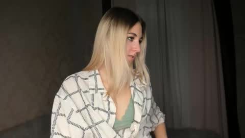 Snapshot of kiki_bloom chatting on 12-01-25, 11:48 Bella online show from 12-01-25, 11:48