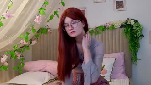 Snapshot of kiki_blue_eyes chatting on 10-13-25, 04:23 kiki_blue_eyes online show from 10-13-25, 04:23