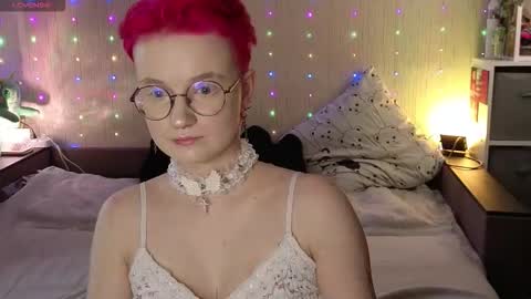 kiki_blue_eyes online show from 03-20-26, 06:40