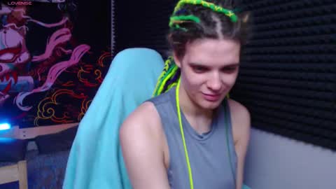 Kiki online show from 11-04-25, 09:52