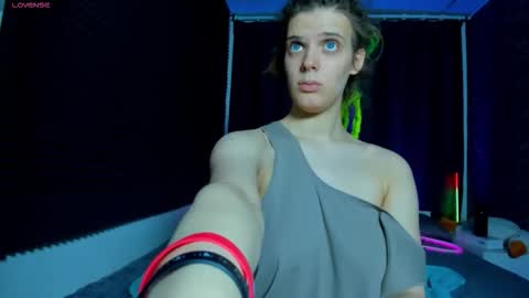 Kiki online show from 01-18-26, 10:52