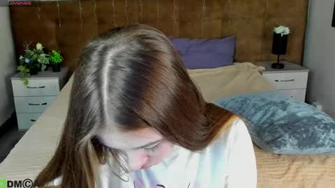 Snapshot of kiki_shanel chatting on 04-28-26, 02:27 Kiki online show from 04-28-26, 02:27