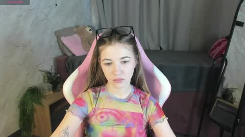 Snapshot of kiki_shanel chatting on 04-30-26, 01:01 Kiki online show from 04-30-26, 01:01