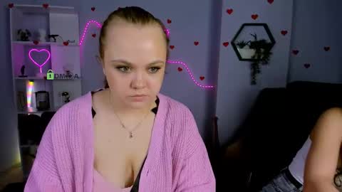 Snapshot of kiki_swan chatting on 06-08-26, 07:14 kiki_swan online show from 06-08-26, 07:14