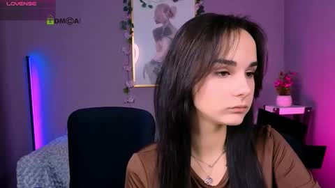 Snapshot of kiki_yourlove chatting on 10-20-25, 07:14 Kira online show from 10-20-25, 07:14