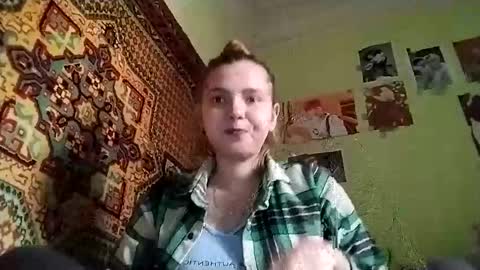 kikibang_ online show from 10-31-25, 08:26