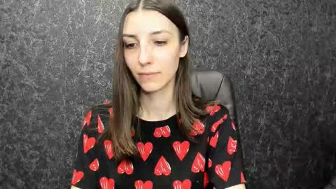 Snapshot of kikies_ chatting on 09-12-25, 04:40 Mika and Miranda online show from 09-12-25, 04:40