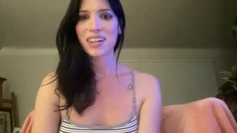 Snapshot of kikihart chatting on 01-18-26, 02:48 Kiki Hart online show from 01-18-26, 02:48