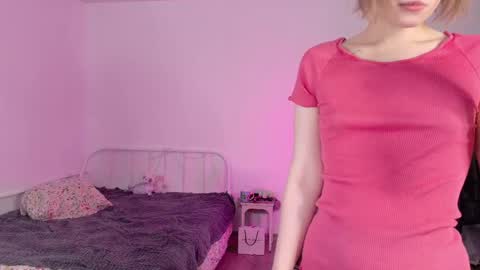 Kiki online show from 04-26-26, 10:13