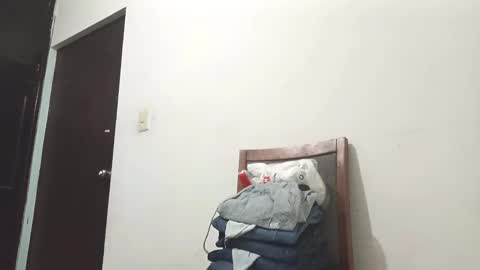 Snapshot of killandpussy chatting on 02-08-25, 06:54 Jonnybigcock online show from 02-08-25, 06:54