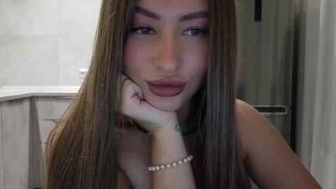 Snapshot of killer__girls chatting on 04-13-26, 08:47 EvaAnna online show from 04-13-26, 08:47