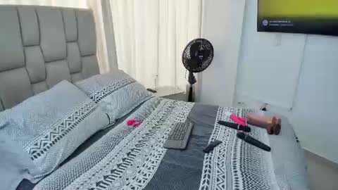 Snapshot of killer_candywow chatting on 06-10-26, 03:33 Ana online show from 06-10-26, 03:33