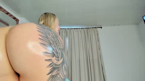 Nicole. online show from 06-19-26, 06:01