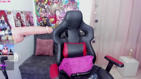 Snapshot of kim_morgan1_ chatting on 02-13-25, 07:52 kim online show from 02-13-25, 07:52