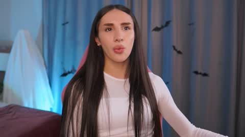 Snapshot of kim_oberlin chatting on 10-18-25, 11:00 Kim Oberlin online show from 10-18-25, 11:00