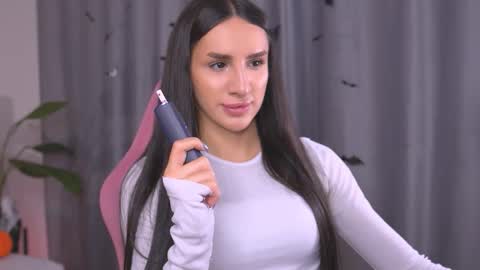 Snapshot of kim_oberlin chatting on 10-25-25, 11:07 Kim Oberlin online show from 10-25-25, 11:07