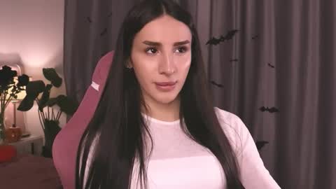 Snapshot of kim_oberlin chatting on 10-31-25, 11:22 Kim Oberlin online show from 10-31-25, 11:22