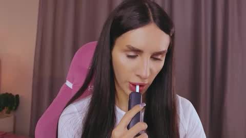 Snapshot of kim_oberlin chatting on 11-07-25, 11:32 Kim Oberlin online show from 11-07-25, 11:32