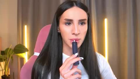 Snapshot of kim_oberlin chatting on 11-14-25, 04:06 Kim Oberlin online show from 11-14-25, 04:06