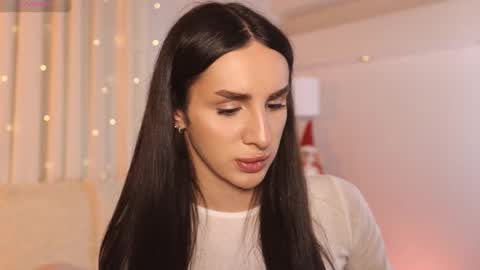 Snapshot of kim_oberlin chatting on 11-25-25, 04:40 Kim Oberlin online show from 11-25-25, 04:40