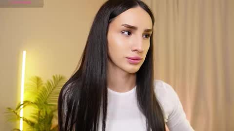 Snapshot of kim_oberlin chatting on 11-29-25, 04:43 Kim Oberlin online show from 11-29-25, 04:43