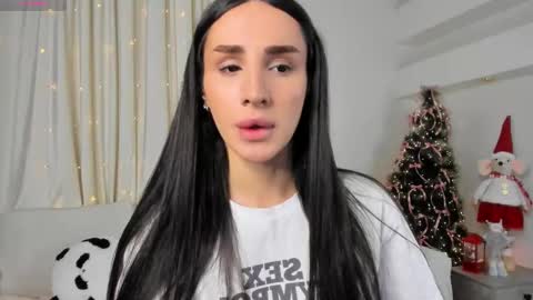 Snapshot of kim_oberlin chatting on 12-18-25, 07:03 Kim Oberlin online show from 12-18-25, 07:03