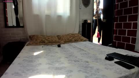 Snapshot of kimandyuk chatting on 11-18-25, 07:18 Kim Yuk online show from 11-18-25, 07:18