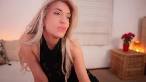 Snapshot of kimberhot chatting on 05-18-26, 04:07 Kim online show from 05-18-26, 04:07