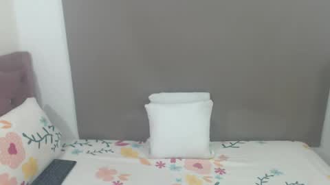Snapshot of kimberjamesxx chatting on 06-08-26, 02:01 DANIELA online show from 06-08-26, 02:01