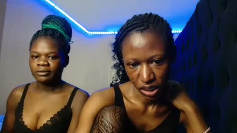 Snapshot of kimberly_chloe chatting on 06-19-26, 07:28 Kimberly online show from 06-19-26, 07:28
