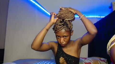 Snapshot of kimberly_chloe chatting on 07-30-26, 07:24 Kimberly online show from 07-30-26, 07:24