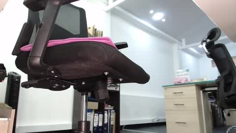 Kimberly 1200-1900 GMT-5 online show from 02-25-25, 05:47