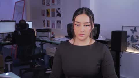 Kimberly 1200-1900 GMT-5 online show from 12-01-25, 06:57