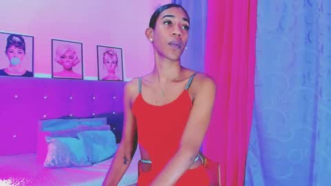 Snapshot of kimberly_thompsom chatting on 01-05-25, 03:55 Your Queen KIM online show from 01-05-25, 03:55