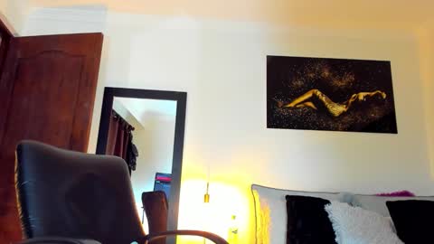 Kimberly Banks online show from 11-25-25, 10:15