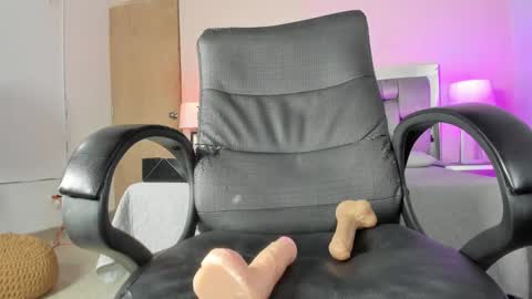 Snapshot of kimberlycoxxx chatting on 02-20-25, 01:25 kimberly online show from 02-20-25, 01:25