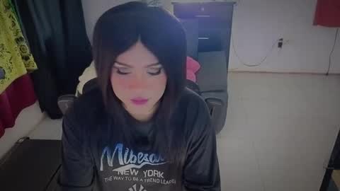 Kimberly Polizzi     online show from 05-11-26, 11:13