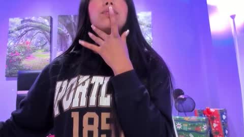 Kimberly Villalobos online show from 12-19-25, 11:39