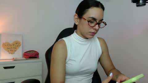 Snapshot of kimcandy_ chatting on 05-16-26, 12:18 CAMI online show from 05-16-26, 12:18