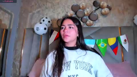 Snapshot of kimdevinne chatting on 06-19-26, 02:49 KIM online show from 06-19-26, 02:49