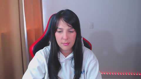 Snapshot of kimflexible_ chatting on 01-31-25, 04:38 Kim 3 online show from 01-31-25, 04:38