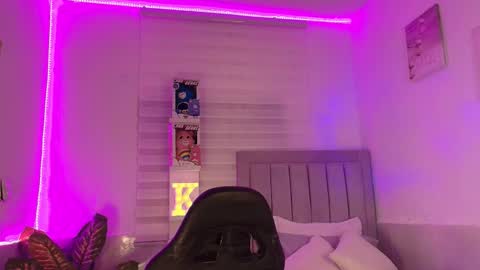 KimGeorgia online show from 10-23-25, 01:27