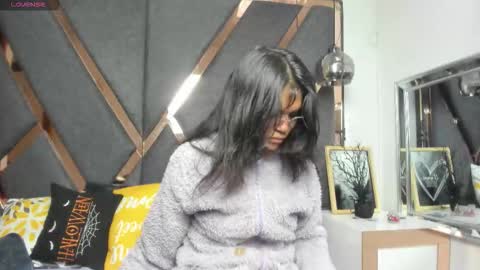 Snapshot of kimianal chatting on 11-18-25, 01:26 Kimy online show from 11-18-25, 01:26