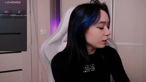 Snapshot of kimiko_luv chatting on 05-01-26, 04:44 Kimiko online show from 05-01-26, 04:44