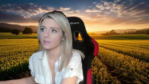 Wolfs Girl online show from 12-20-24, 02:08