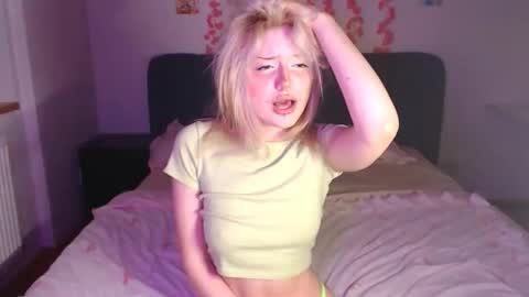 Kimi online show from 04-15-26, 09:37