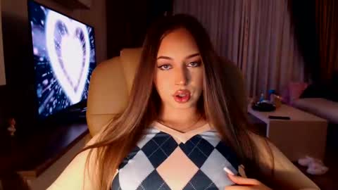 Kim Lee  online show from 12-28-24, 04:09