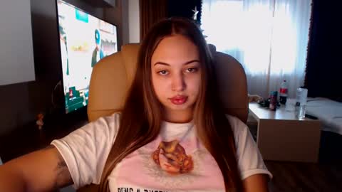 Kim Lee  online show from 01-04-25, 01:31